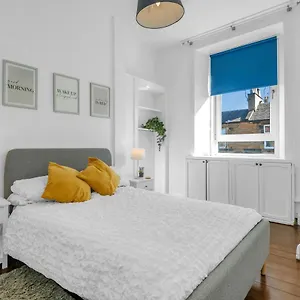 Spacious & Modern 1 Bedroom Flat - Near Centre & Arthur Seat Edinburgh