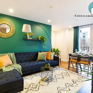 Amazing Flat-parking Available-by Fabaccommodation Cardiff