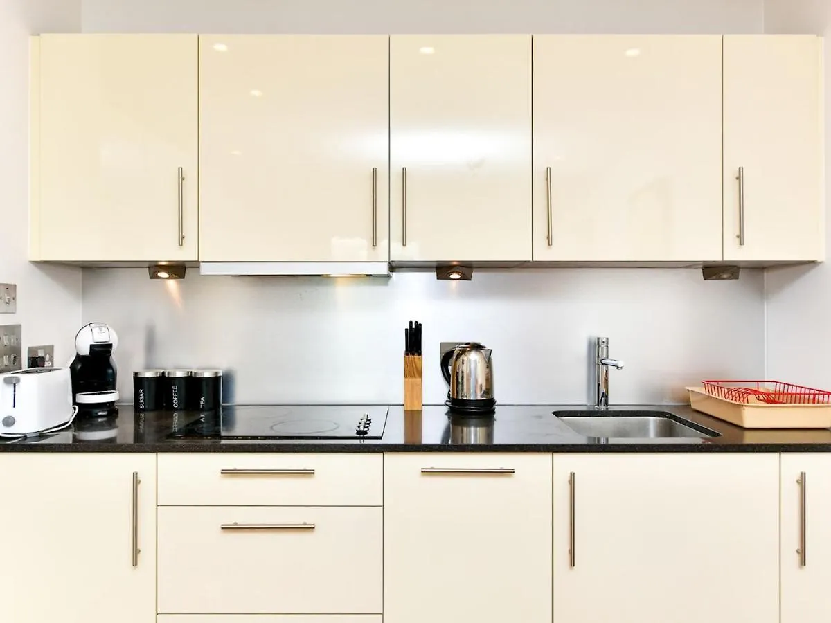 Pass The Keys Super Central Spacious 2 Bed Apartment With Parking Cardiff Regno Unito