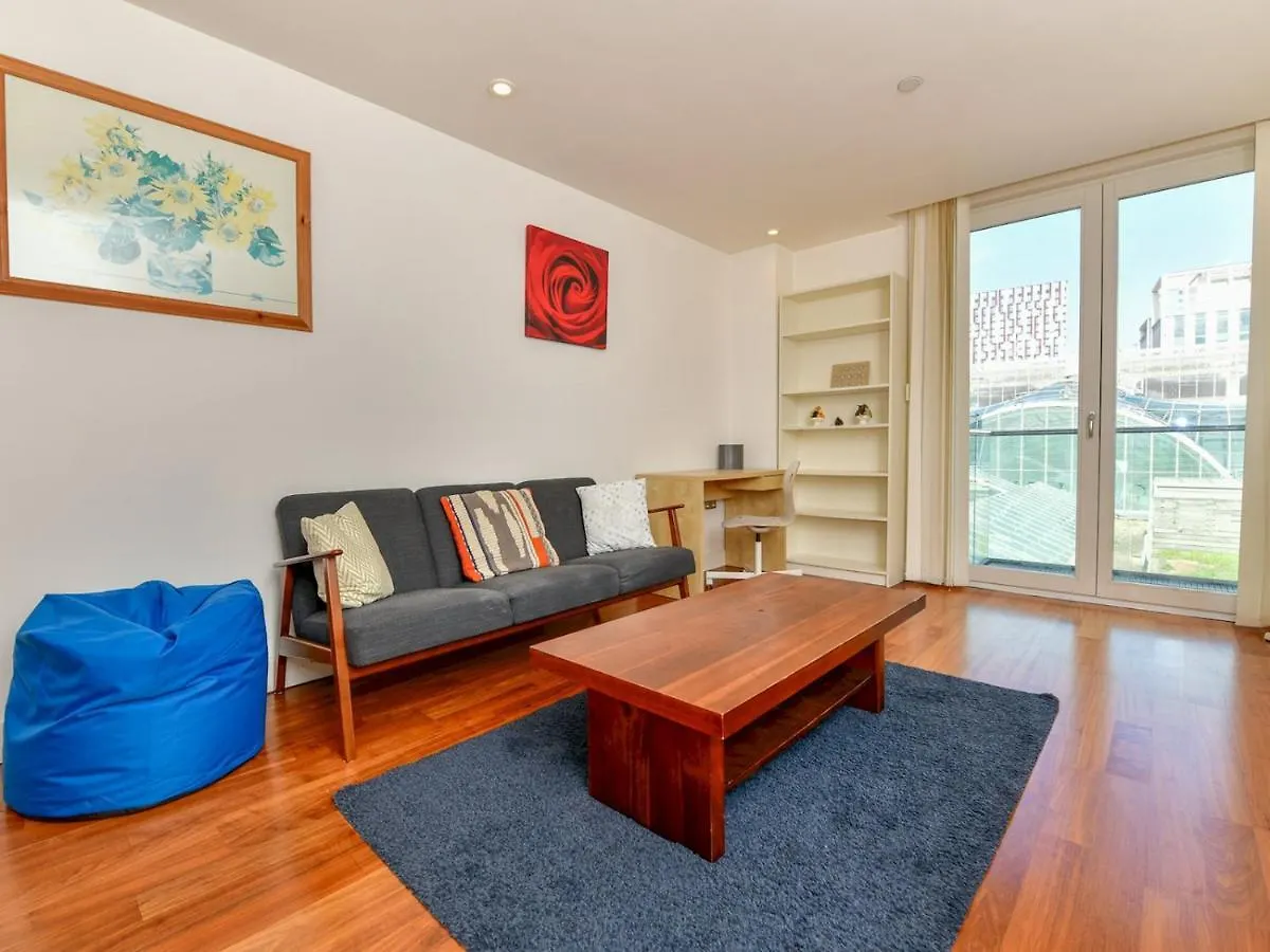 Pass The Keys Super Central Spacious 2 Bed Apartment With Parking Cardiff