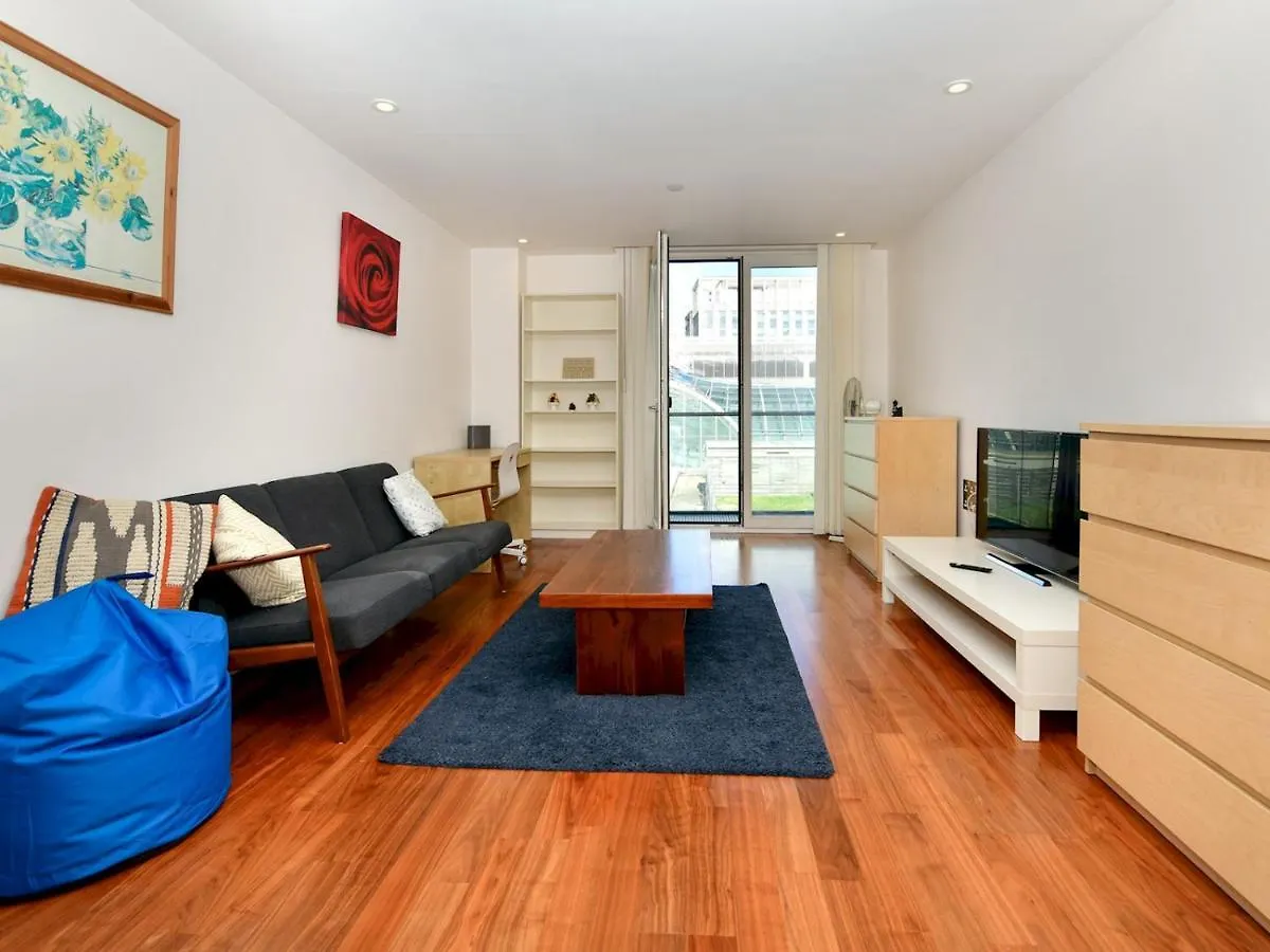 Pass The Keys Super Central Spacious 2 Bed Apartment With Parking Cardiff Regno Unito