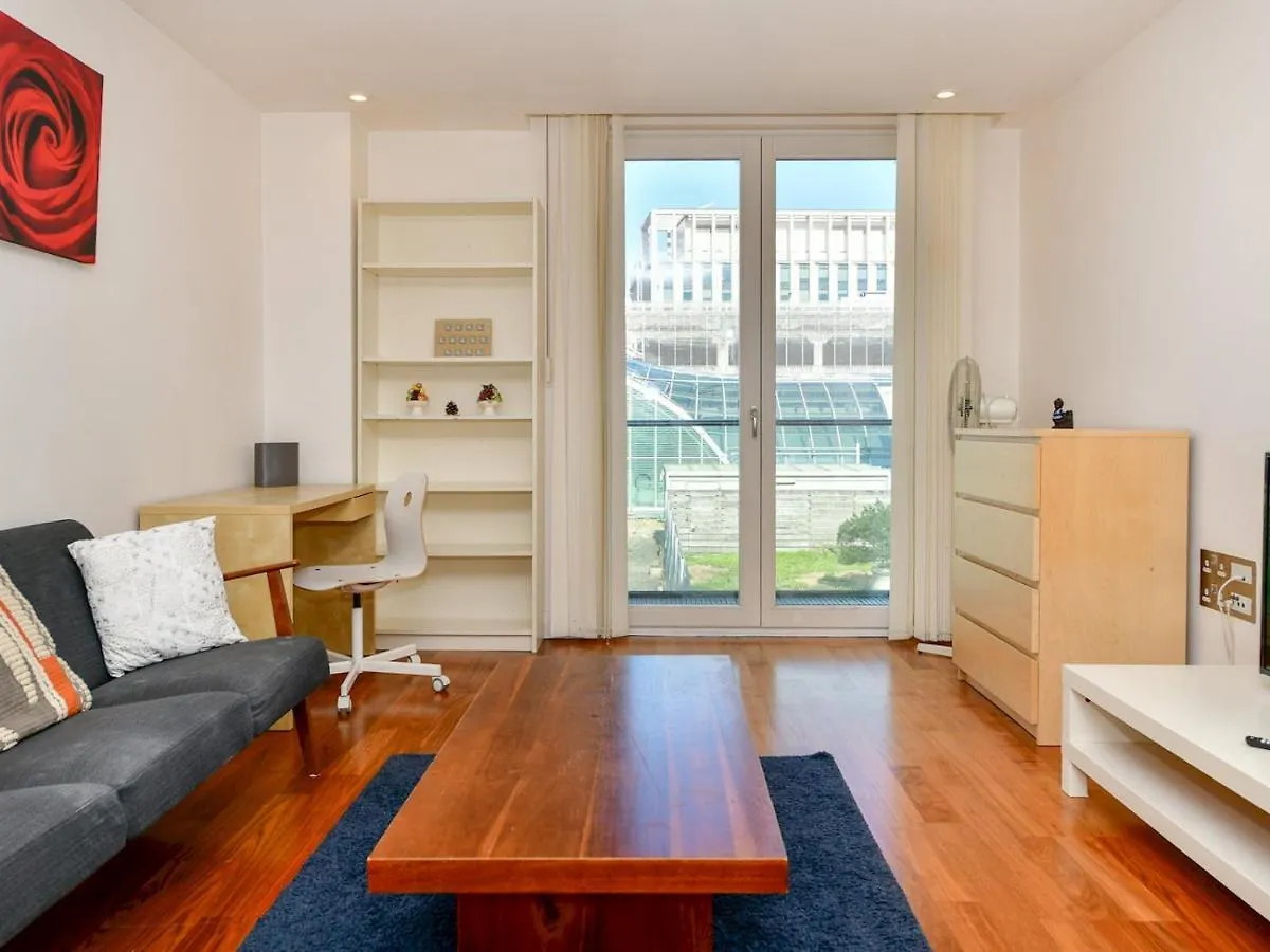 Pass The Keys Super Central Spacious 2 Bed Apartment With Parking Cardiff Regno Unito