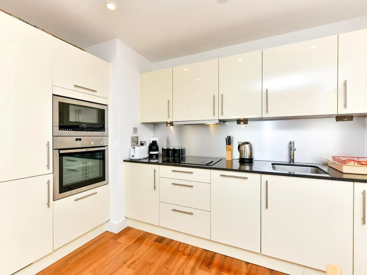Pass The Keys Super Central Spacious 2 Bed Apartment With Parking Cardiff Regno Unito