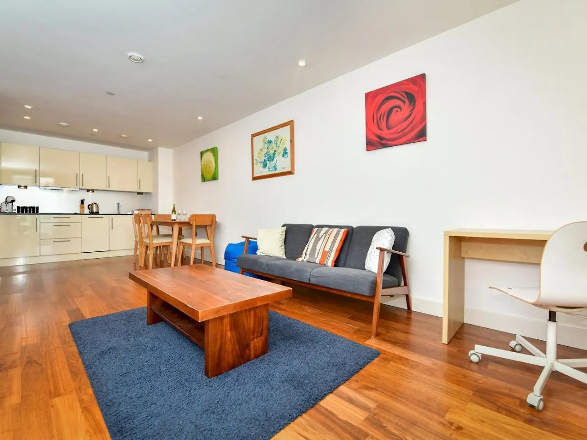 Pass The Keys Super Central Spacious 2 Bed Apartment With Parking Cardiff